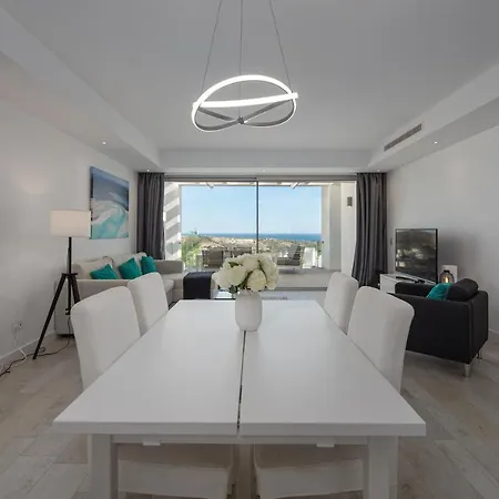 Daire Splendide 2 Ch Avec Terrasse Vue Mer Et Piscine *